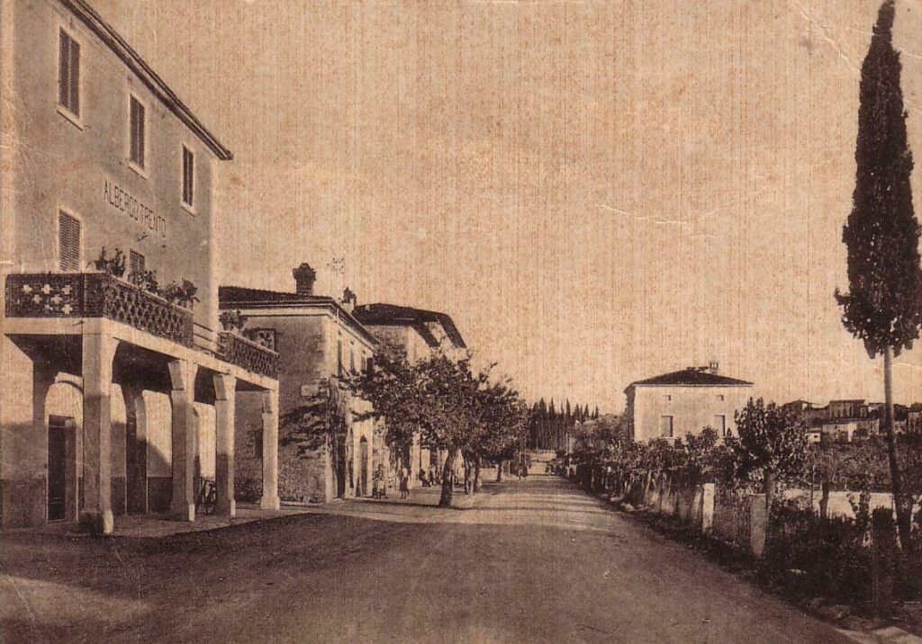 Fotografia storica dell'Albergo Trento, oggi Villa Fontis Rapolano, nel centro di Rapolano Terme
